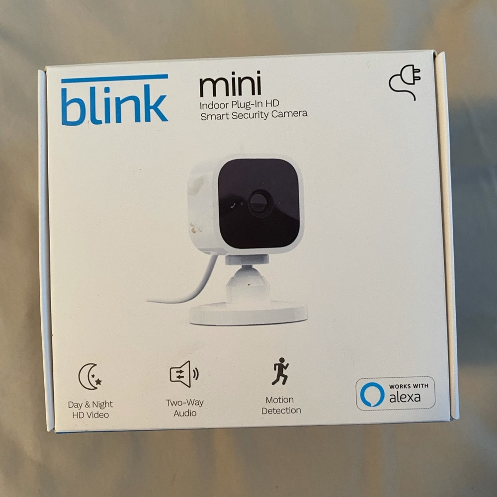 Blink mini indoor plug-in hd smart security camera